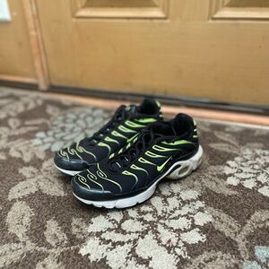 Nike Air Max Black and Neon Green Sneakers